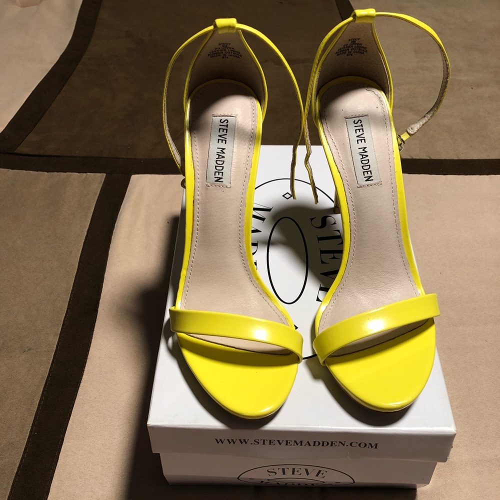 Stecy yellow heels!!